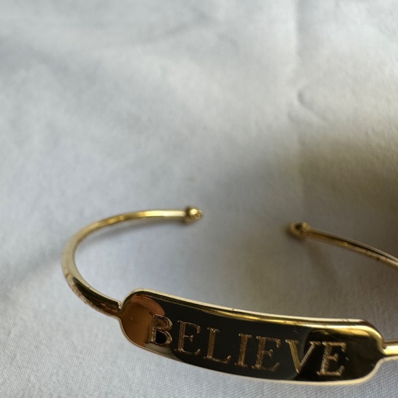 Stella and Dot Believe Engraved gold cuff bracelet comes in original box - Picture 2 of 6